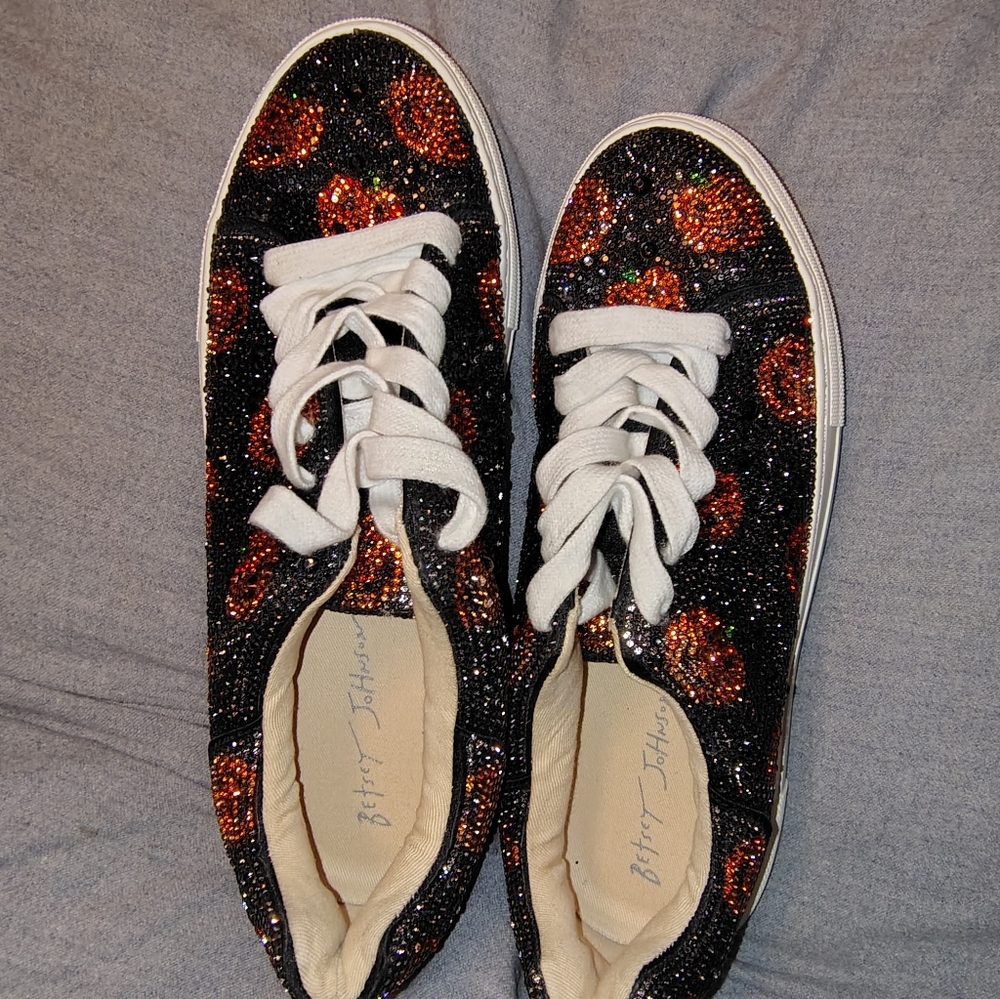 NWOT Betsey Johnson Size 8.5 Black and Orange Pumpkin/Halloween Women's Sneakers